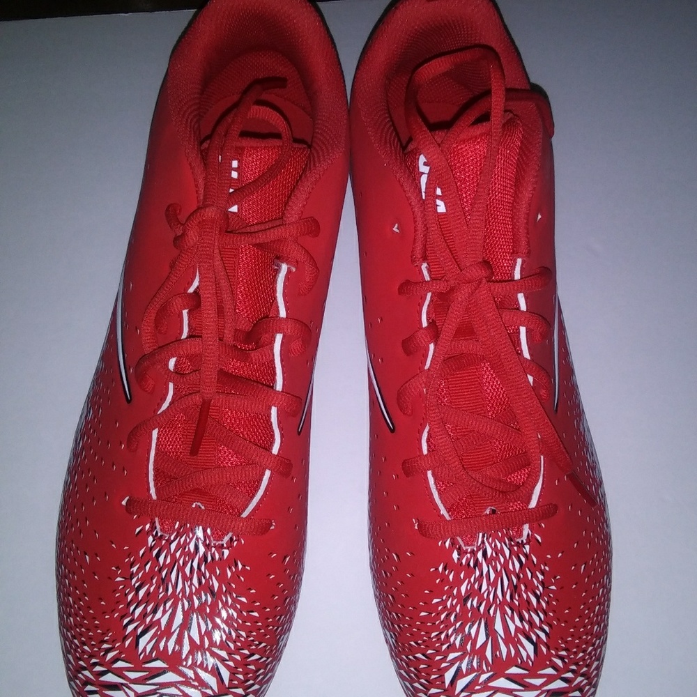 Nike Mens Cleats size 14 New